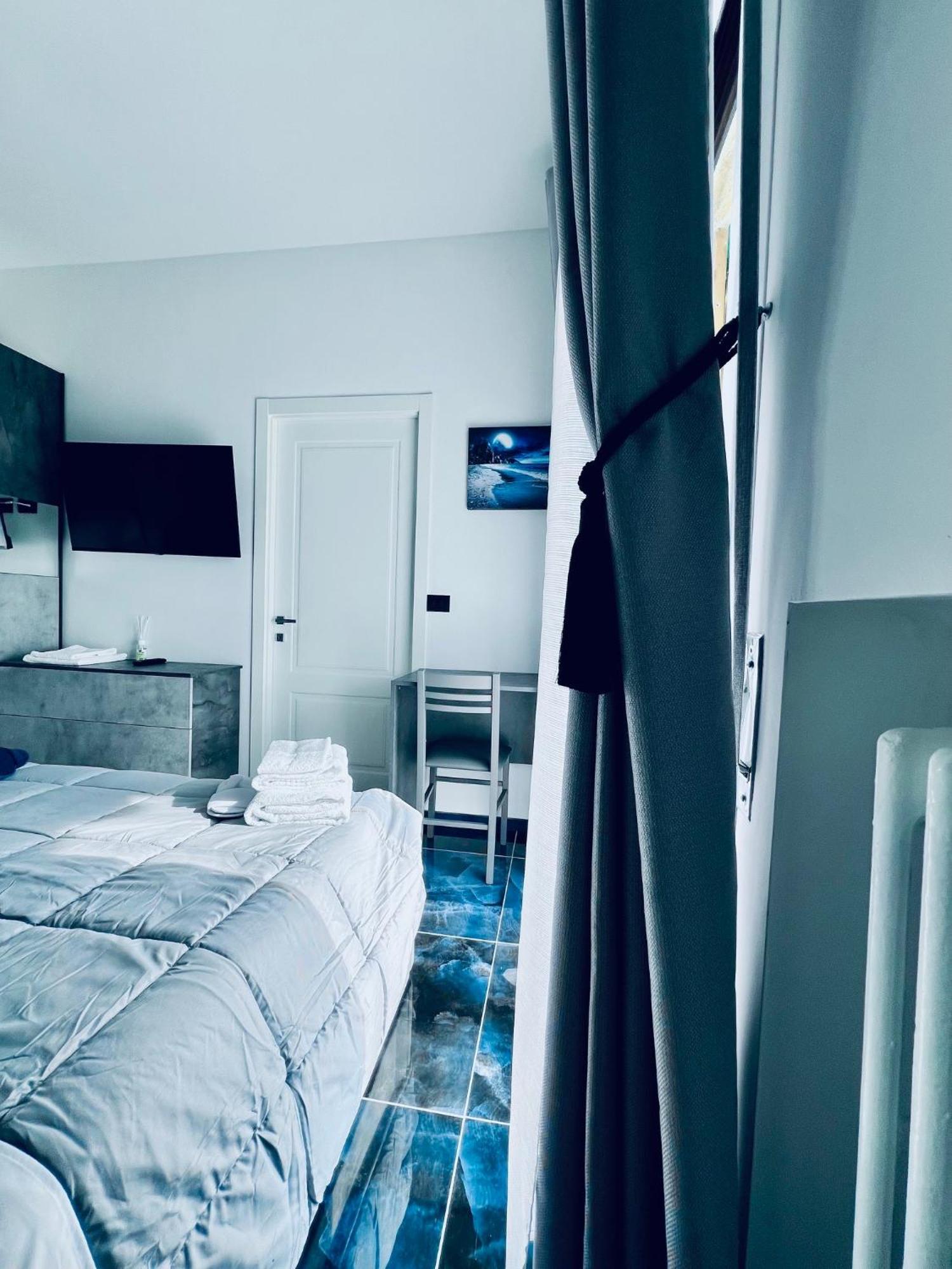 Bed and Breakfast Seven Nights Bolonia Exterior foto