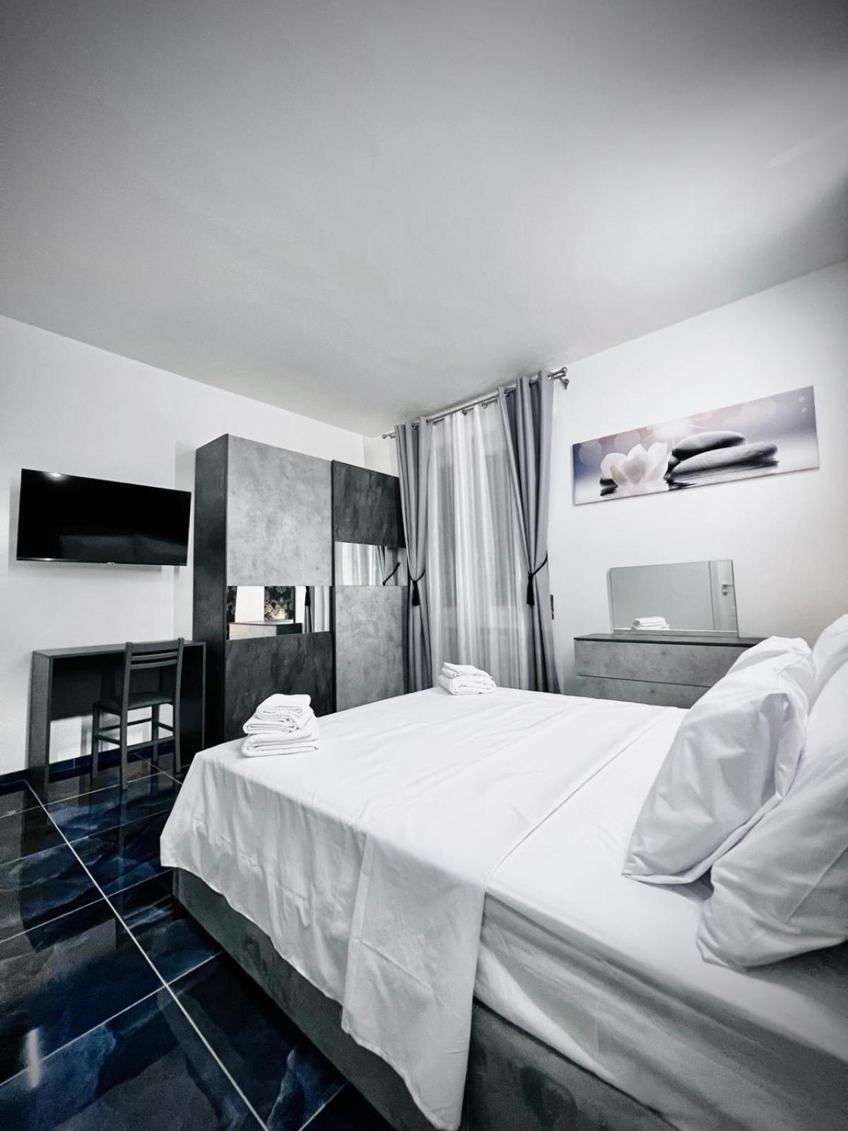 Bed and Breakfast Seven Nights Bolonia Exterior foto